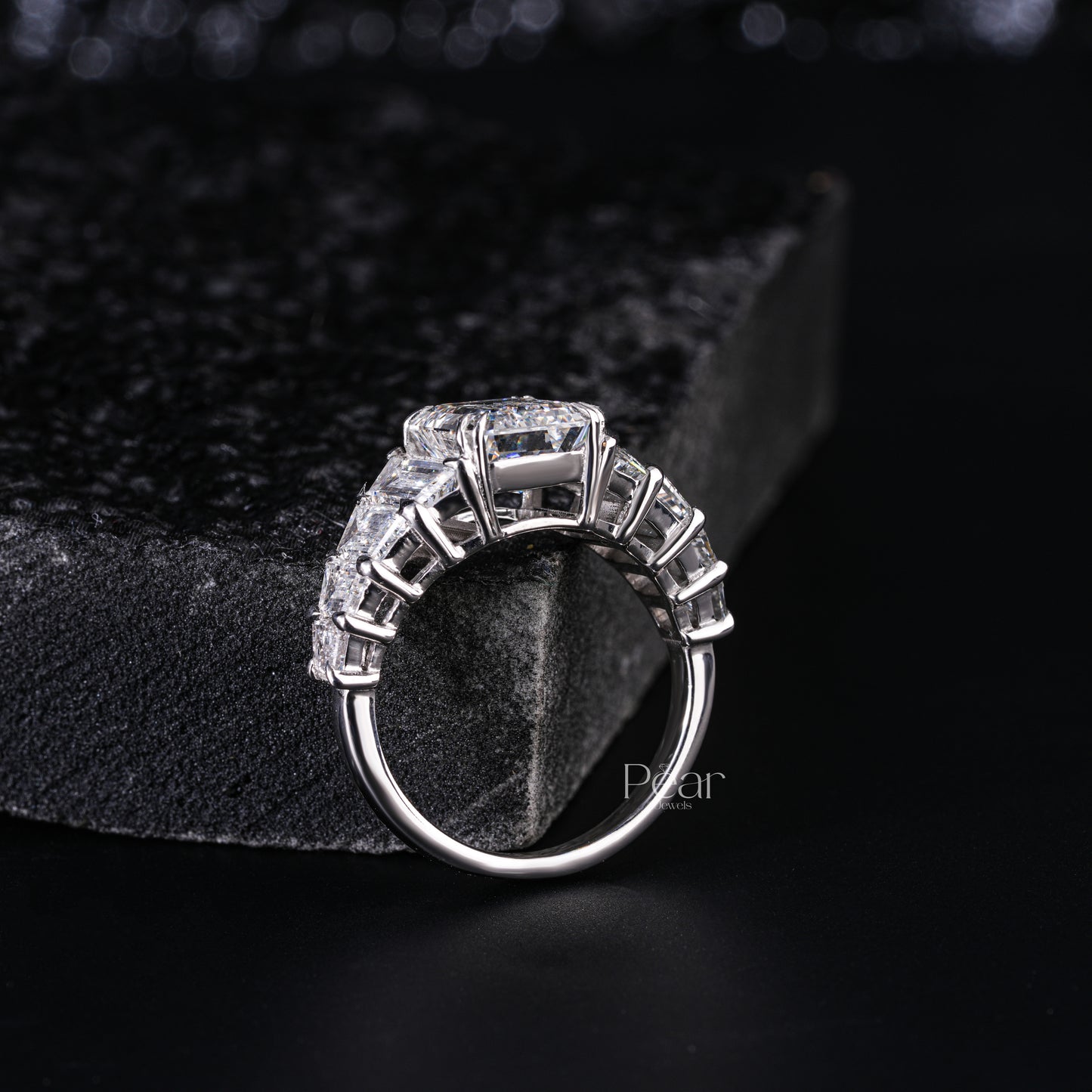 3.0Ct Emerald & Trapezoid Labgrown Diamond Ring