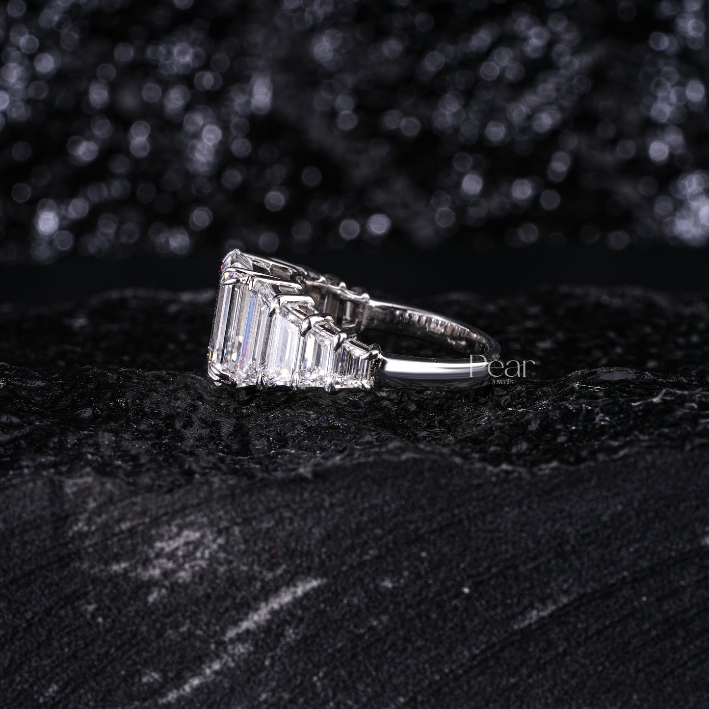 3.0Ct Emerald & Trapezoid Labgrown Diamond Ring