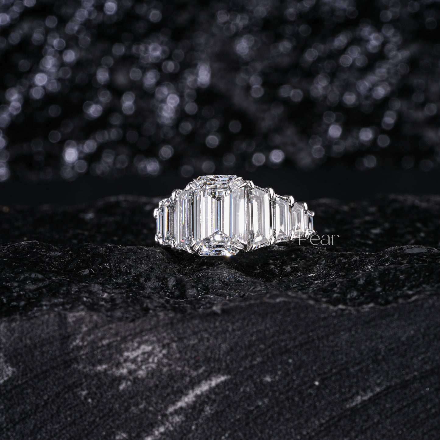 3.0Ct Emerald & Trapezoid Labgrown Diamond Ring