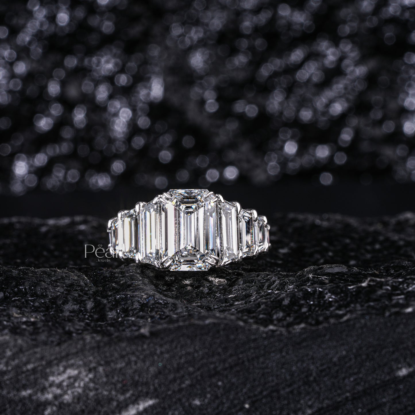 3.0Ct Emerald & Trapezoid Labgrown Diamond Ring