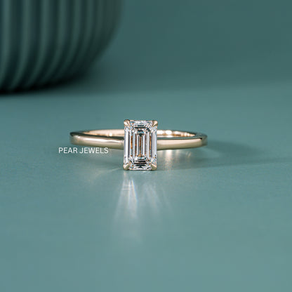 0.8ct Emerald Labgrown Diamond Engagement Ring