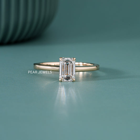 0.8ct Emerald Labgrown Diamond Engagement Ring