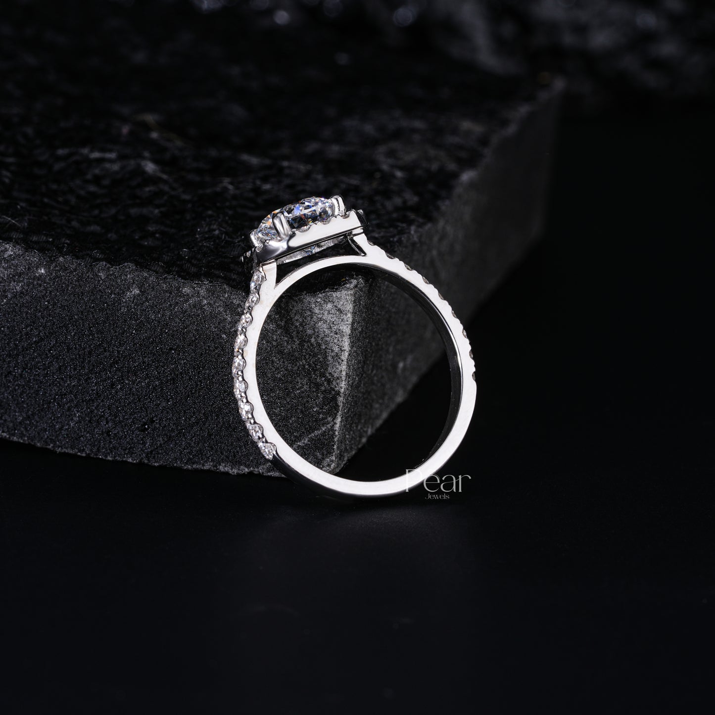 Round Halo Square Labgrown Diamond Ring - Pear Jewels