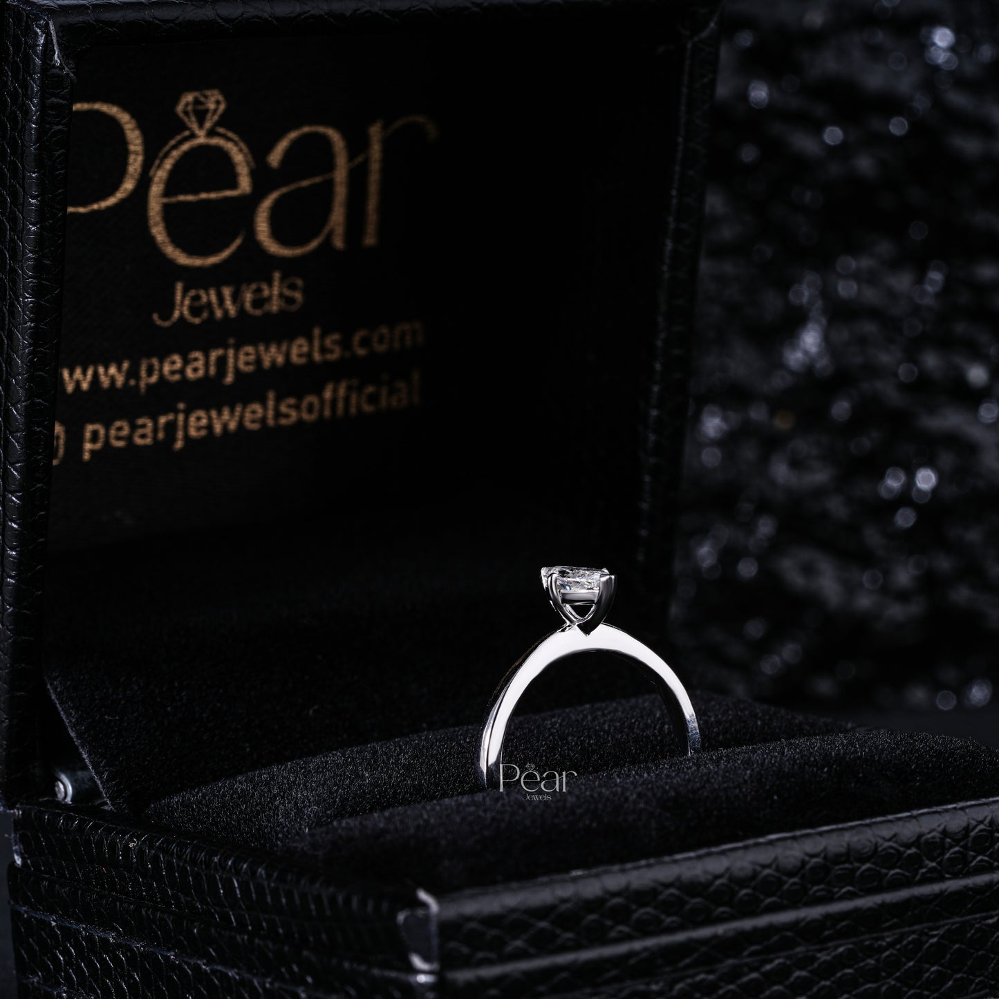Round Halo Square Labgrown Diamond Ring - Pear Jewels