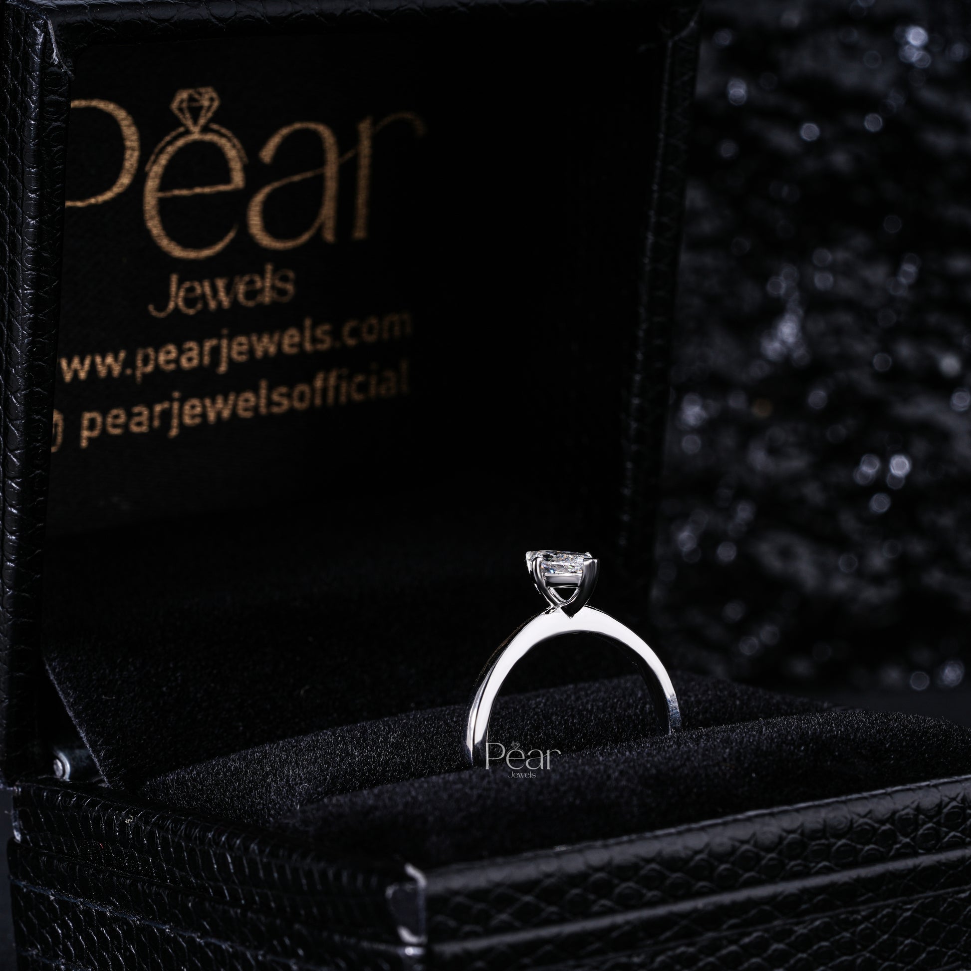 Round Halo Square Labgrown Diamond Ring - Pear Jewels